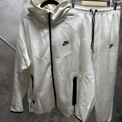 Nike Tech Fleece White